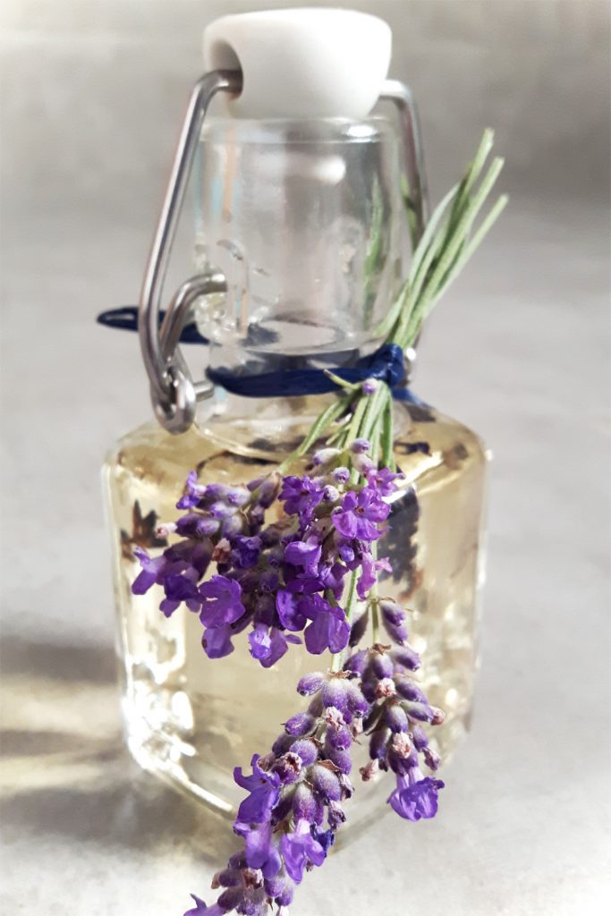 DIY Geschenkidee Lavendelöl