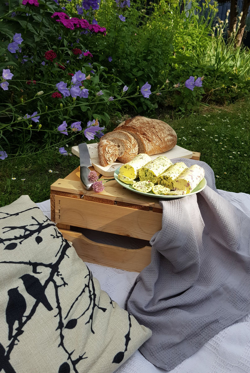Kräuterbutter für Picknick vier Varianten - Rezepte aus dem Garten